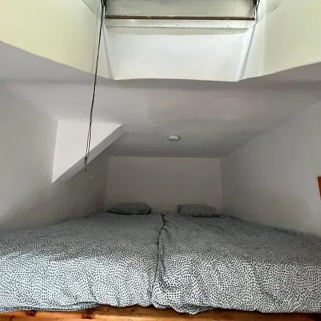 アパート Lovely 2-bedroom In Pedestrian Zone ベオグラード