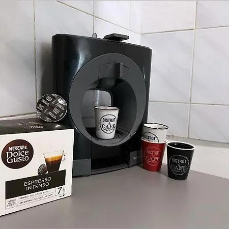 Lovely 2-bedroom In Pedestrian Zone Lägenhet Belgrad